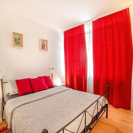 Apartment Zozi *